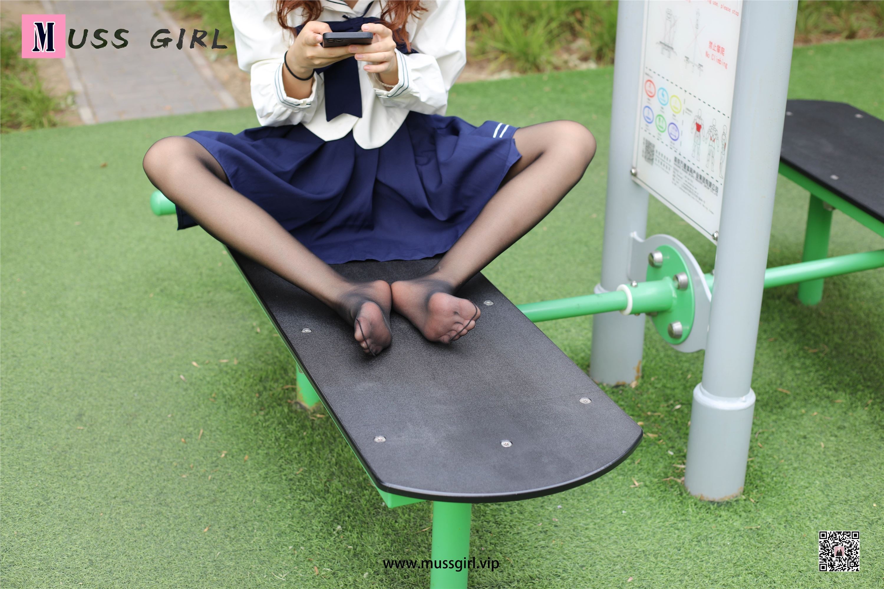 MussGirl慕丝女郎  NO.216 草地JK制服黑丝4